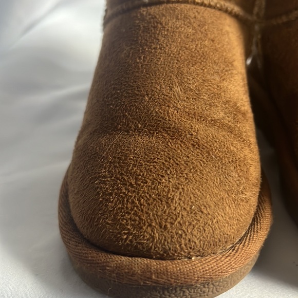 Girls Ugg like boot with bow detail size 1 - Picture 10 of 12